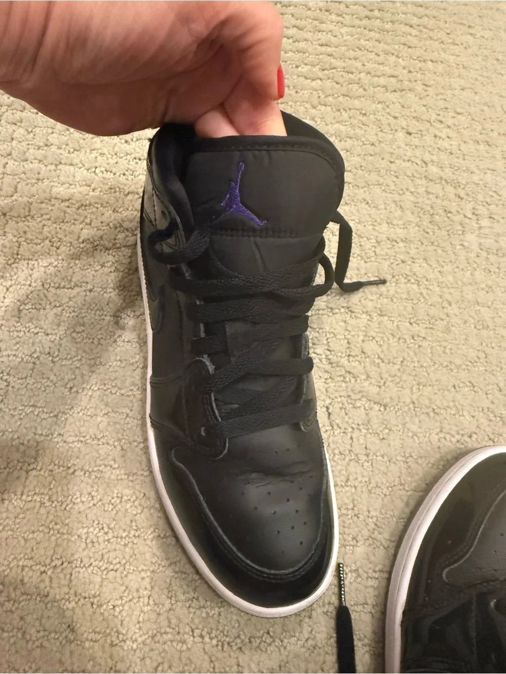 Nike sleek black